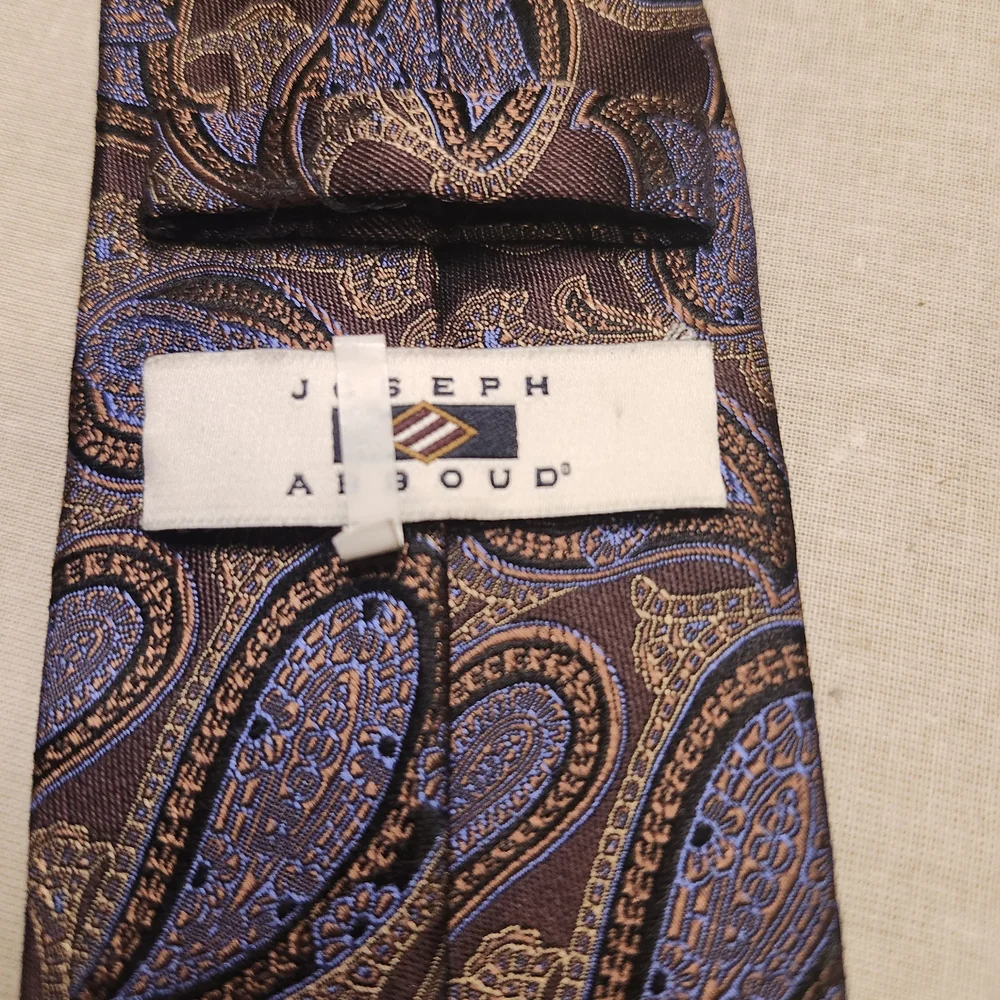 Joseph Abboud Paisley Silk Tie